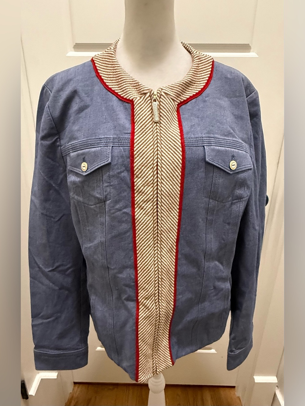 St. John. Denim Full-Zip Jacket w/Knit Trim. Size Medium..